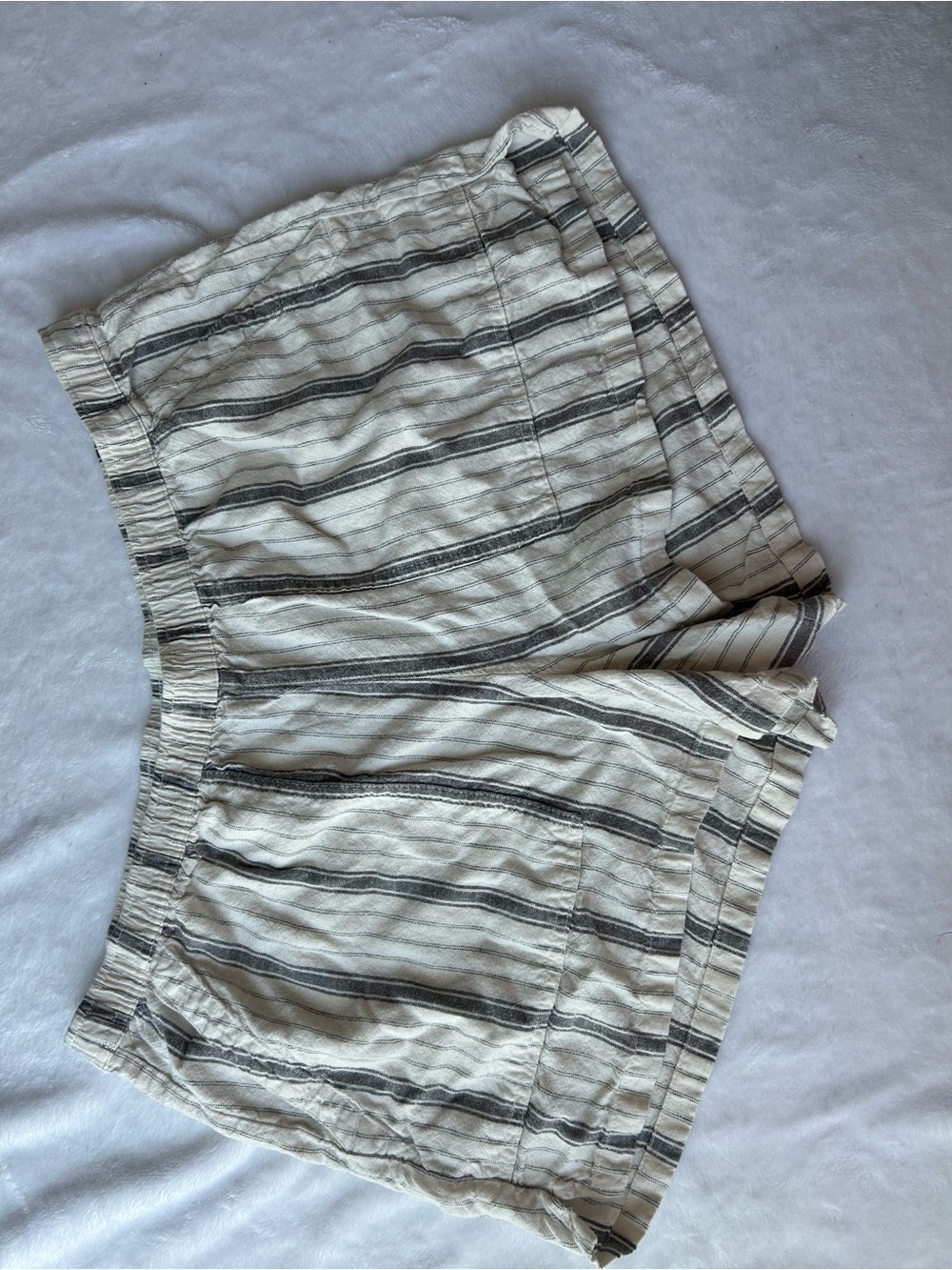 Universal Thread Cream Shorts with Gray Stripes